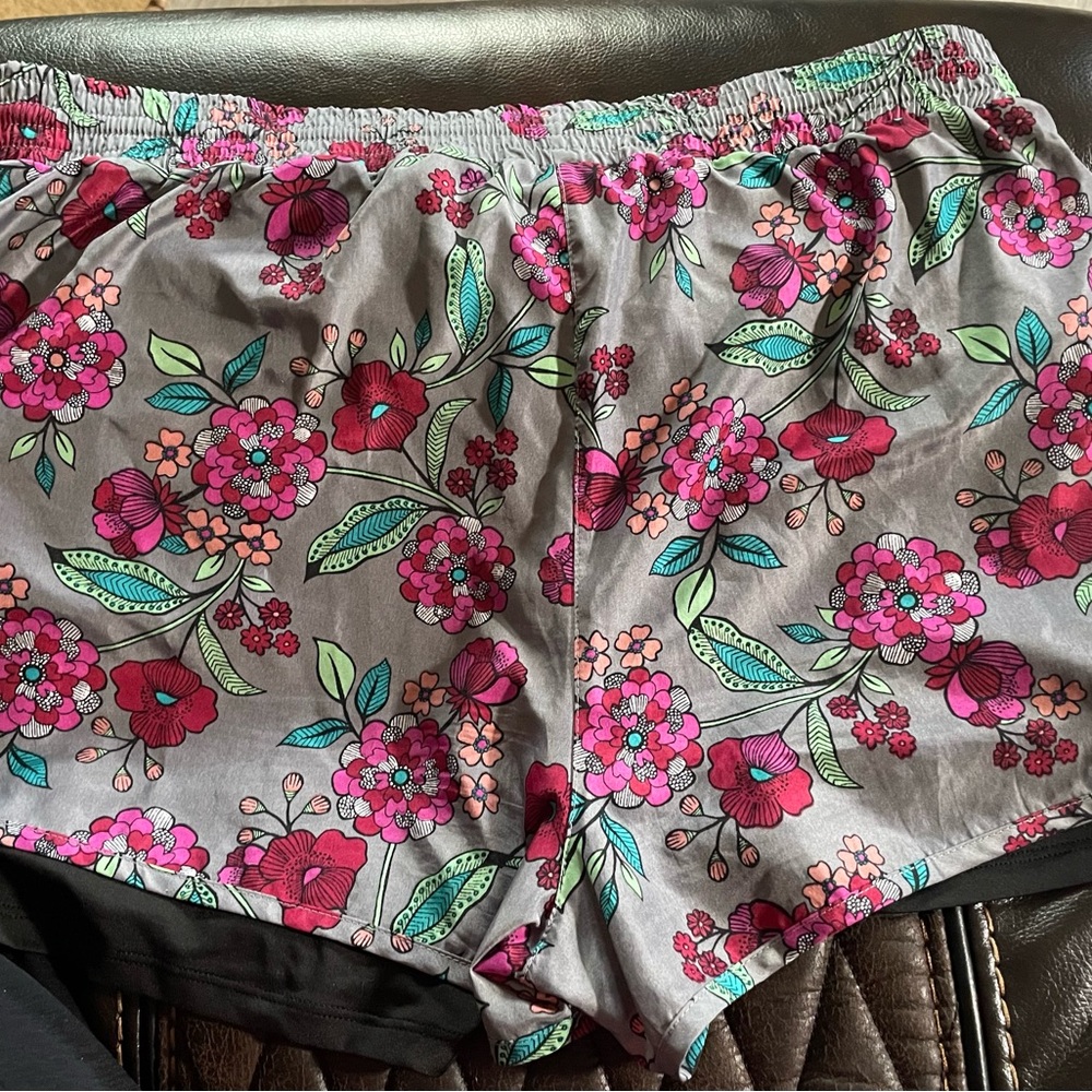 Women’s RBX performance shorts size large excellent condition